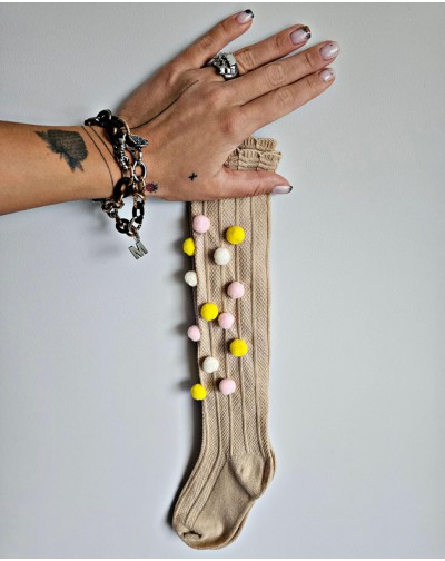 Kreminės kojinės iki kelių...